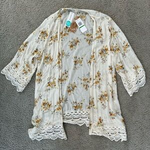 NWT Floral Lace Trim Kimono Cardigan